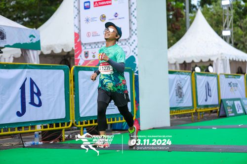 Race photo from Arutmin Borneo Run 2024