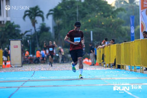 Race photo from Nu Skin Run 10K
