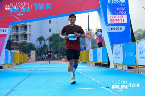 Race photo from Nu Skin Run 10K