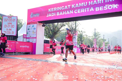 Race photo from Smartfren Run 2025 