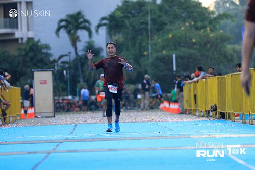 Race photo from Nu Skin Run 10K