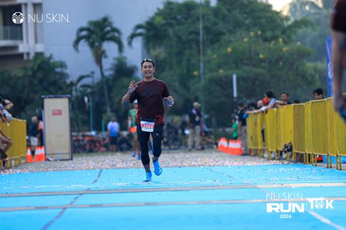 Race photo from Nu Skin Run 10K
