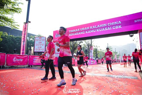Race photo from Smartfren Run 2025 