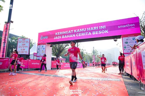 Race photo from Smartfren Run 2025 