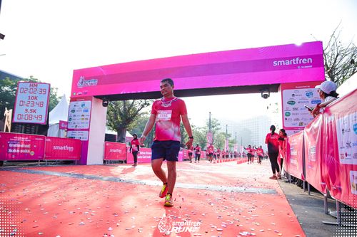 Race photo from Smartfren Run 2025 