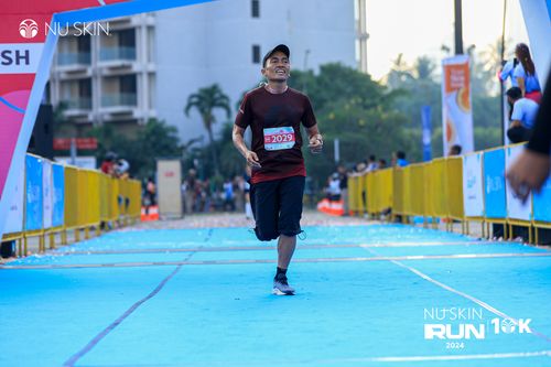 Race photo from Nu Skin Run 10K