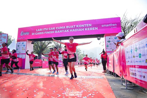 Race photo from Smartfren Run 2025 