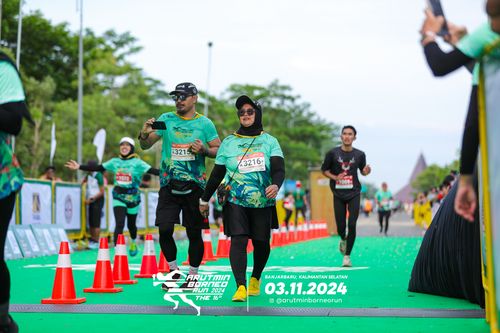 Race photo from Arutmin Borneo Run 2024