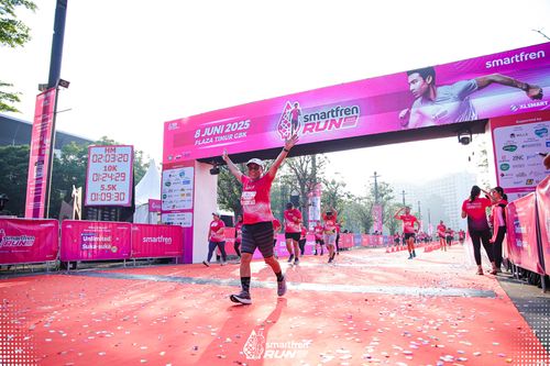 Race photo from Smartfren Run 2025 