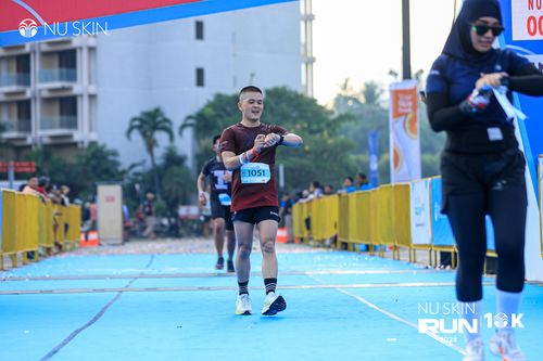 Race photo from Nu Skin Run 10K