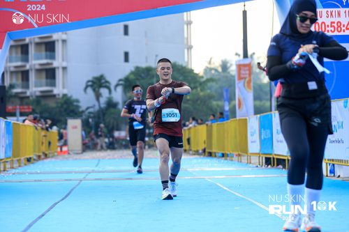 Race photo from Nu Skin Run 10K