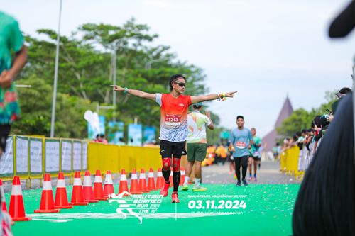 Race photo from Arutmin Borneo Run 2024