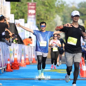 Race photo from BOGORUN 2026