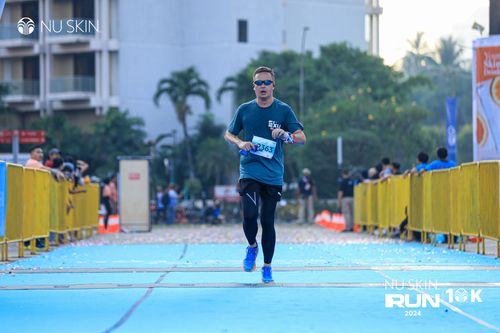 Race photo from Nu Skin Run 10K