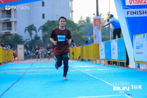 Race photo from Nu Skin Run 10K