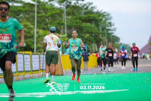 Race photo from Arutmin Borneo Run 2024