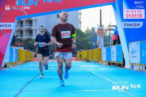 Race photo from Nu Skin Run 10K