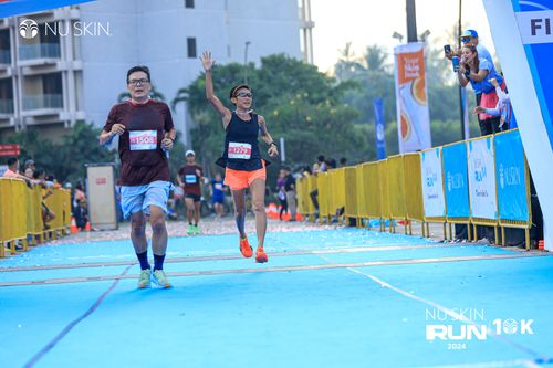 Race photo from Nu Skin Run 10K