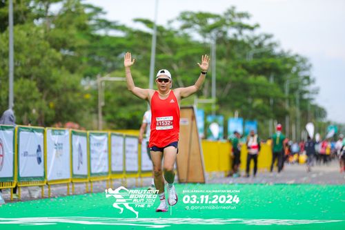 Race photo from Arutmin Borneo Run 2024