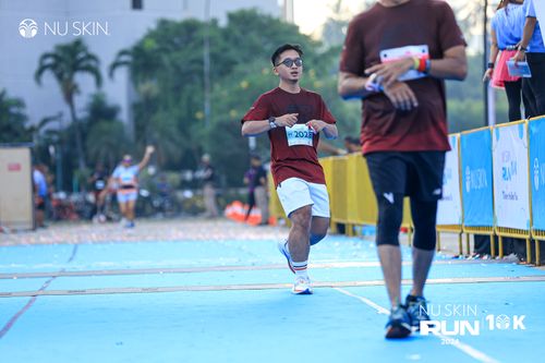 Race photo from Nu Skin Run 10K
