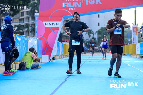 Race photo from Nu Skin Run 10K
