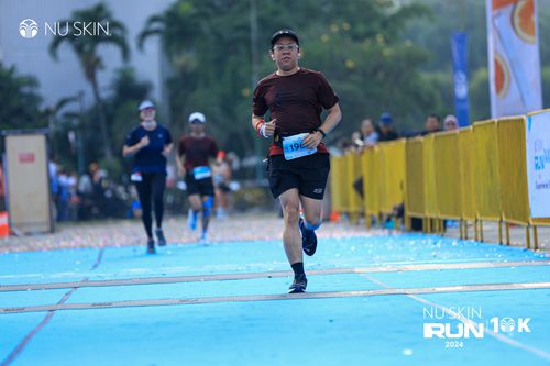 Race photo from Nu Skin Run 10K
