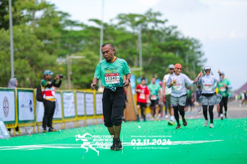 Race photo from Arutmin Borneo Run 2024