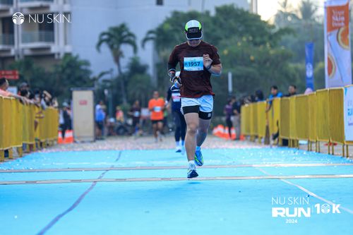 Race photo from Nu Skin Run 10K