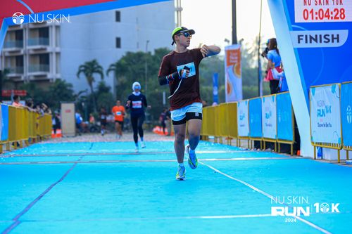 Race photo from Nu Skin Run 10K