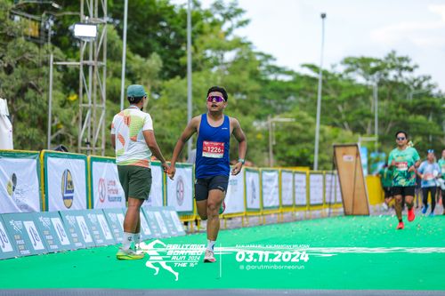 Race photo from Arutmin Borneo Run 2024