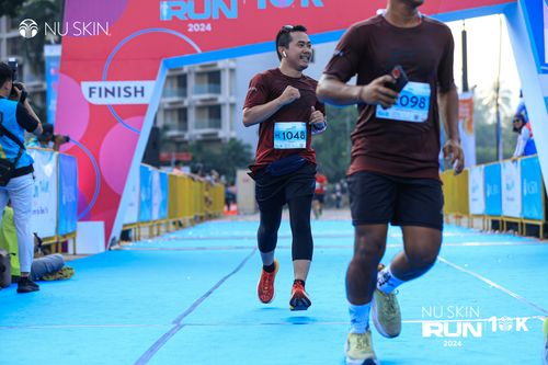 Race photo from Nu Skin Run 10K