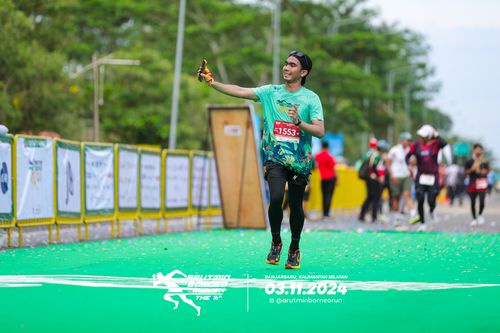 Race photo from Arutmin Borneo Run 2024