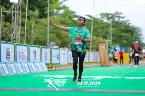 Race photo from Arutmin Borneo Run 2024