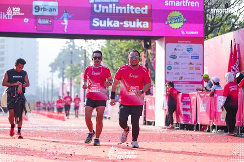 Race photo from Smartfren Run 2025 