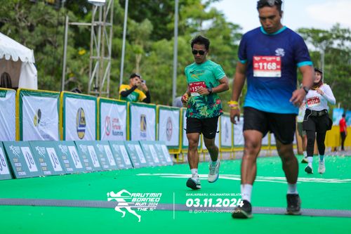 Race photo from Arutmin Borneo Run 2024