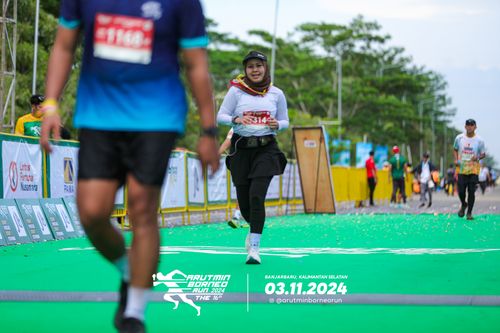 Race photo from Arutmin Borneo Run 2024