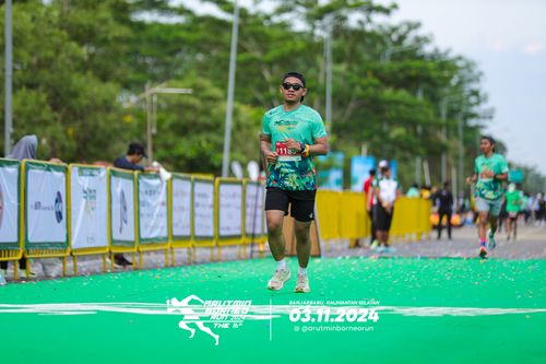 Race photo from Arutmin Borneo Run 2024