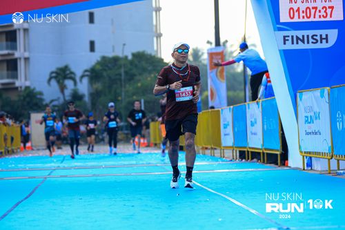 Race photo from Nu Skin Run 10K
