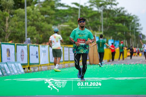 Race photo from Arutmin Borneo Run 2024