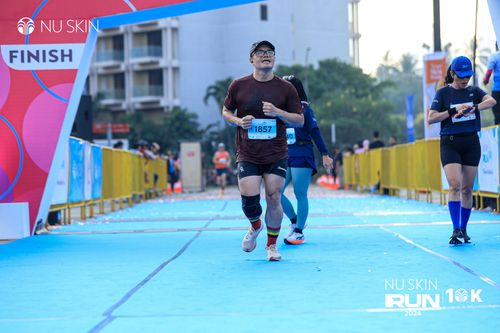 Race photo from Nu Skin Run 10K