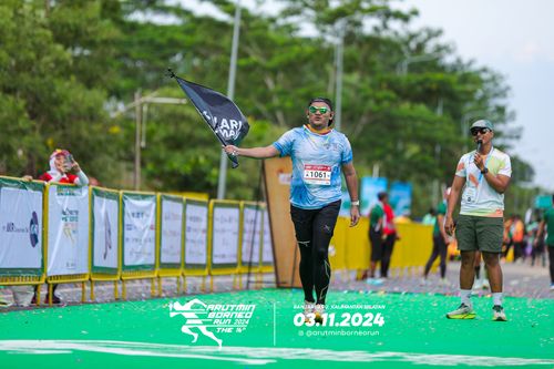 Race photo from Arutmin Borneo Run 2024