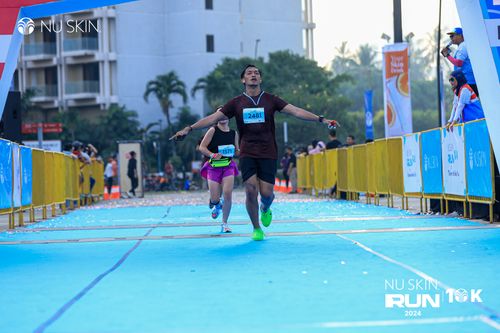 Race photo from Nu Skin Run 10K