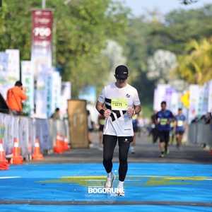 Race photo from BOGORUN 2026