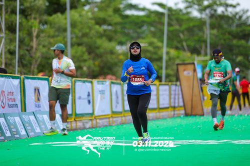 Race photo from Arutmin Borneo Run 2024