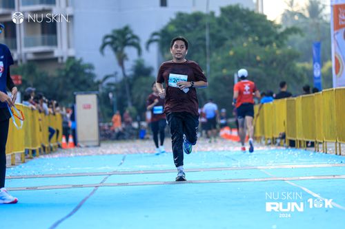 Race photo from Nu Skin Run 10K