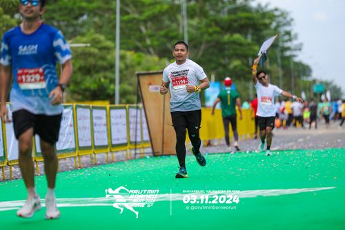 Race photo from Arutmin Borneo Run 2024