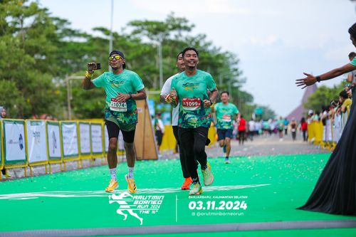 Race photo from Arutmin Borneo Run 2024