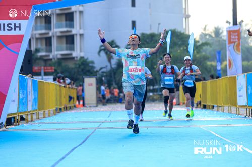 Race photo from Nu Skin Run 10K