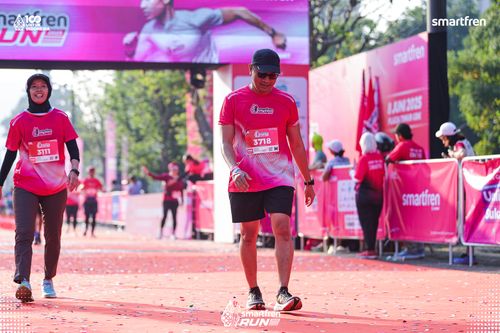 Race photo from Smartfren Run 2025 
