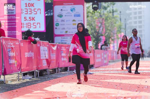 Race photo from Smartfren Run 2025 